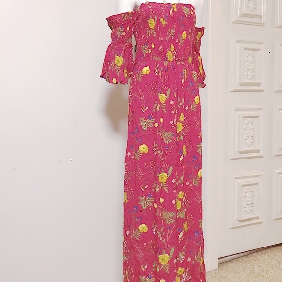 EXPRESS, Red Floral Off-The-Shoulders Smocked Maxi - Picture 12 of 16